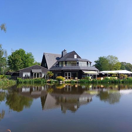 Hôtel Le Domaine du Cerf Blanc à Carentoir Extérieur photo