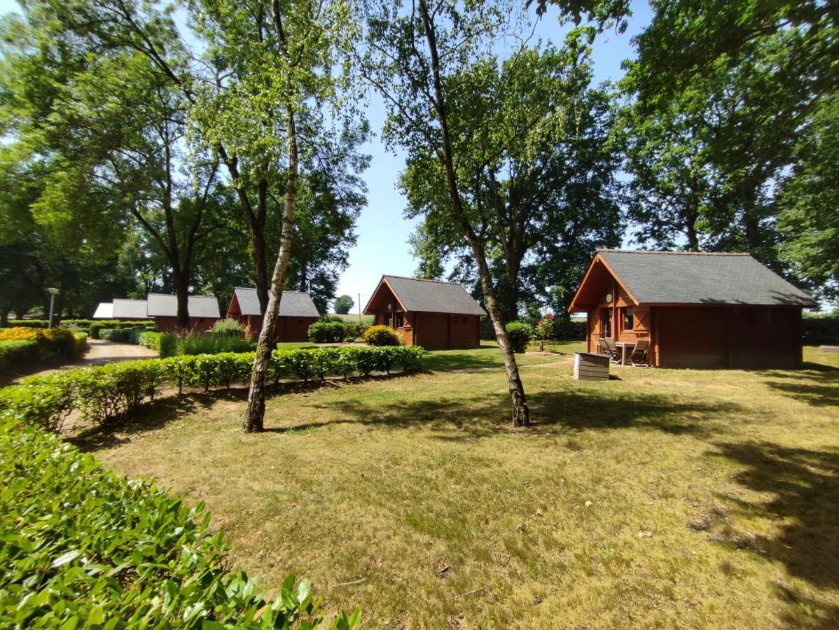 Hôtel Le Domaine du Cerf Blanc à Carentoir Extérieur photo